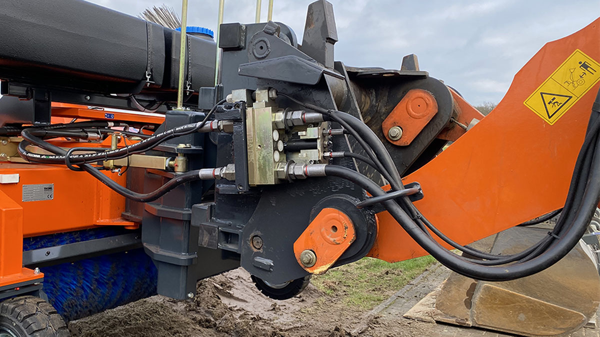 TIBALOK seitlich angerbracht an einem Anbaugerät